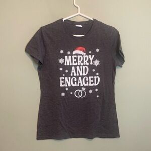 NWOT Womens‎ Merry & Engage Christmas Engagement Xmas Holiday T-Shirt Grey Small